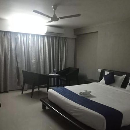 Hotel Aec Residency Alappuzha Exterior foto
